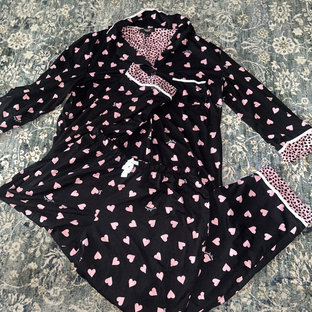 Heart Patterned Vera Wang Pajamas